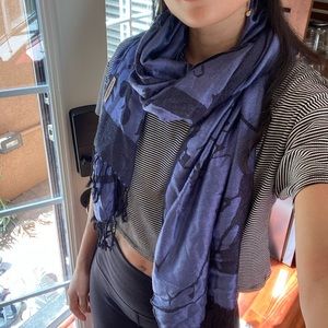 Super soft pashmina scarf, blue and black